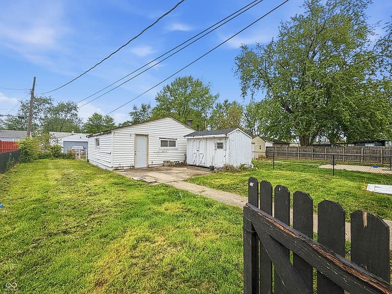 Listing photo 5
