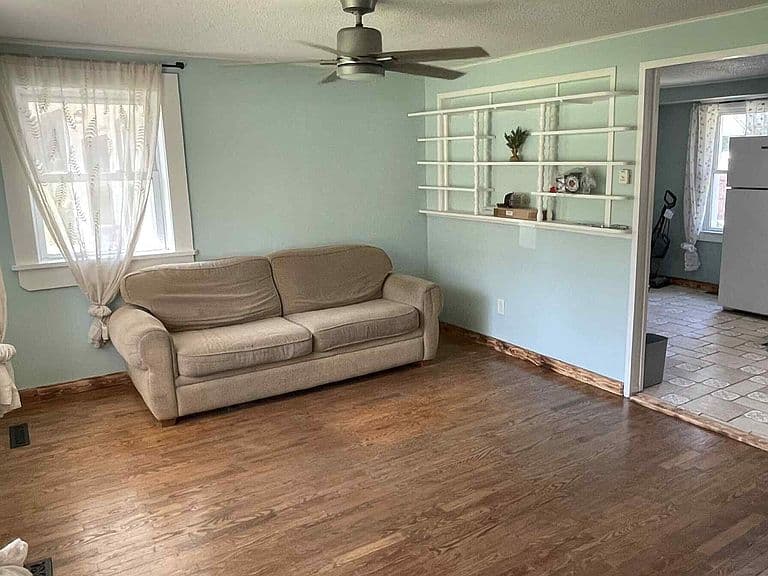 Listing photo 4