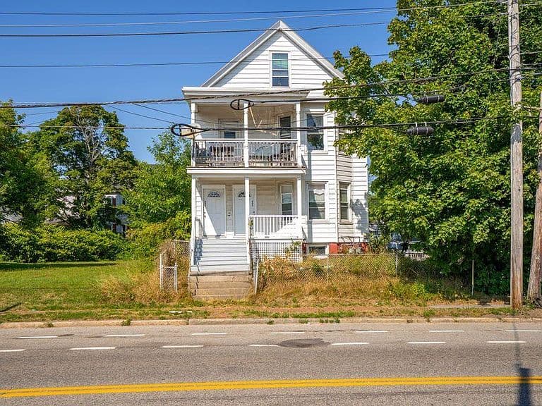 Listing photo 2