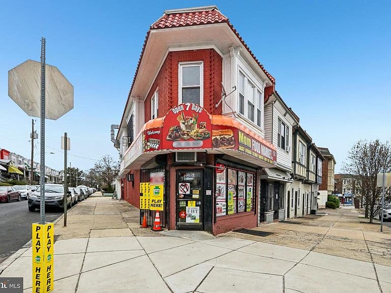 Listing photo 2