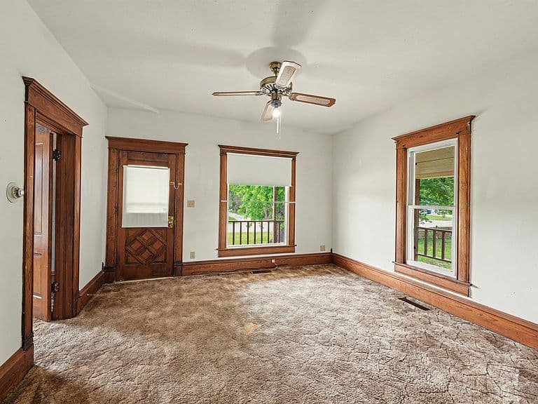 Listing photo 5