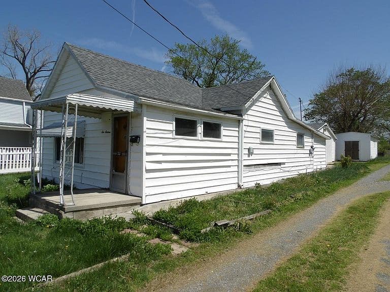 Listing photo 3