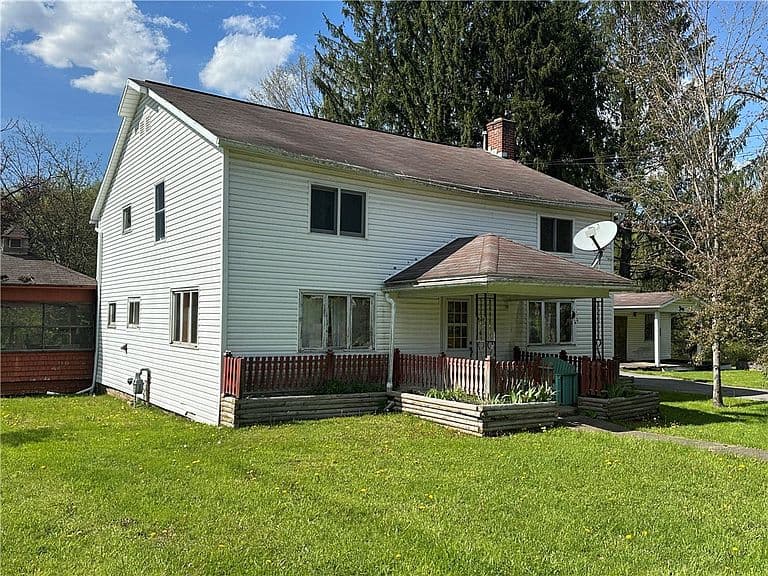 Listing photo 2
