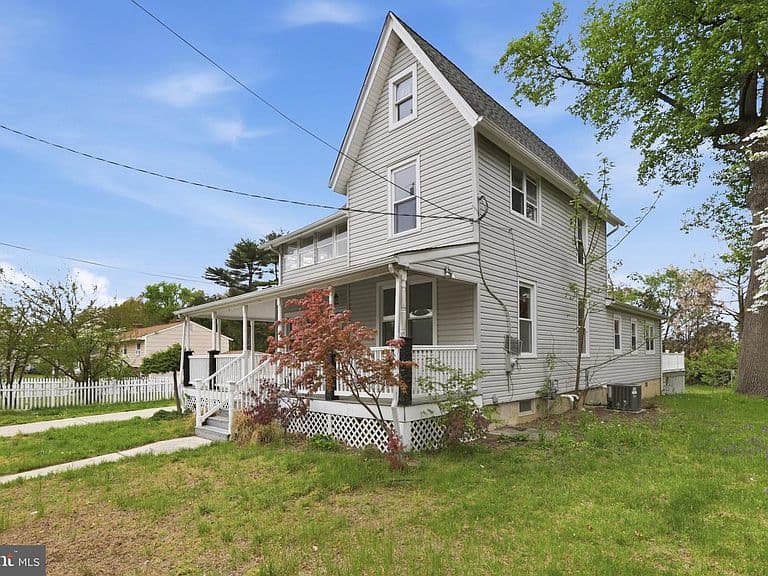 Listing photo 3