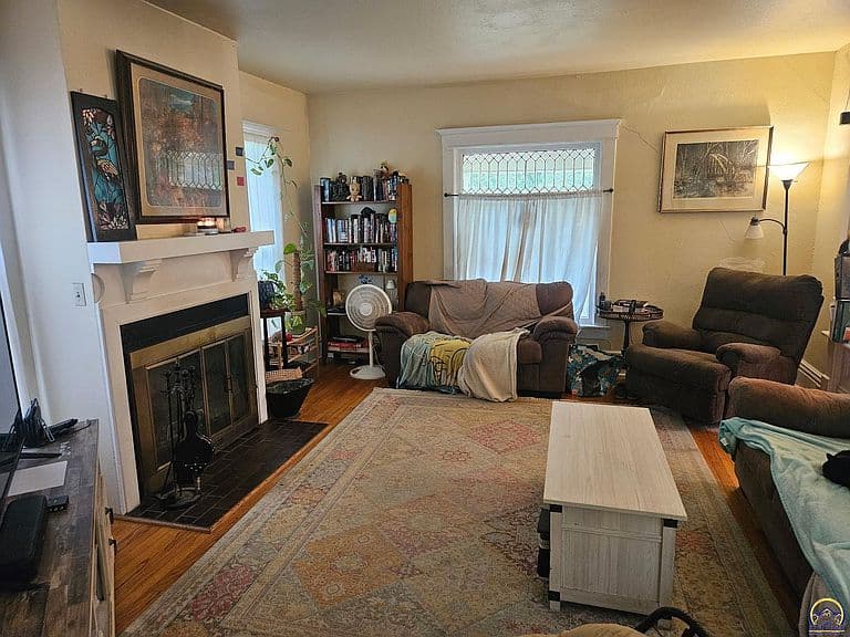 Listing photo 4