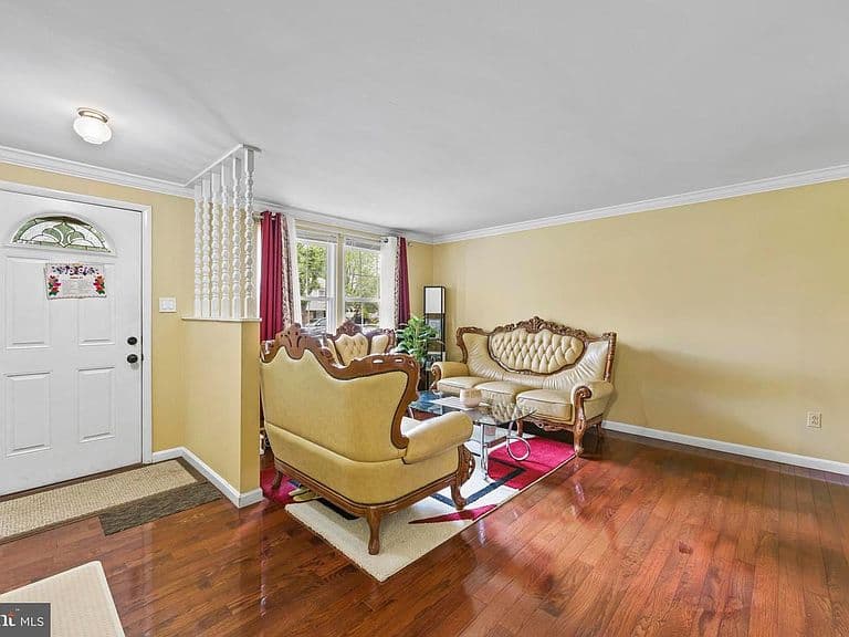 Listing photo 5