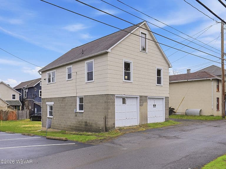 Listing photo 2