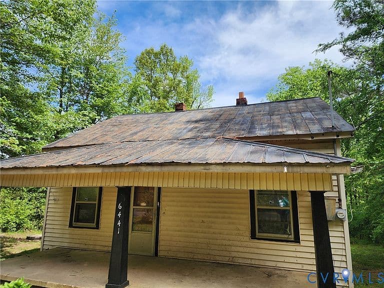 Listing photo 3