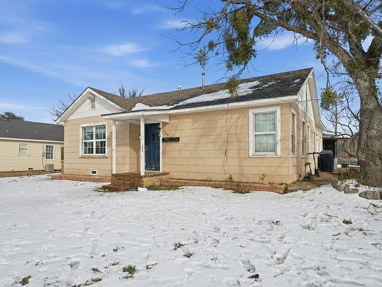 Listing photo 2