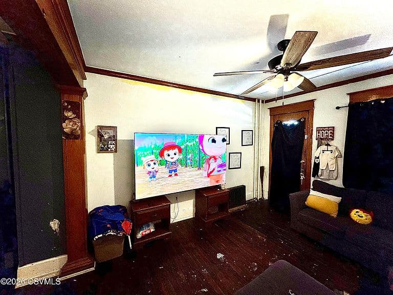 Listing photo 2