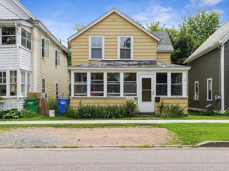 Listing photo 3