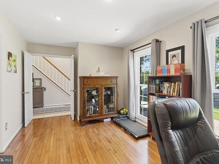 Listing photo 5