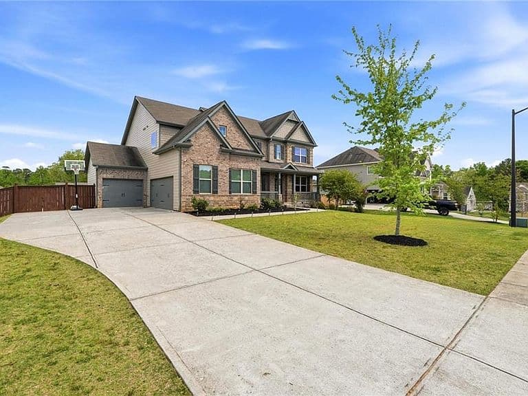Listing photo 3