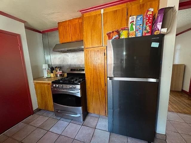 Listing photo 2