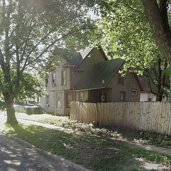 Listing photo 3