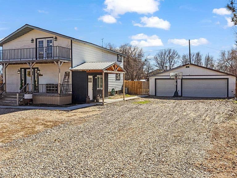 Listing photo 4