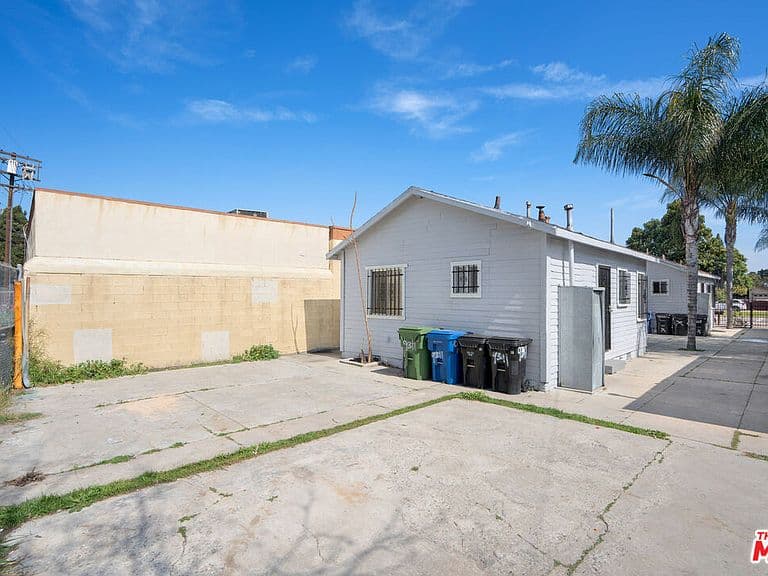 Listing photo 5
