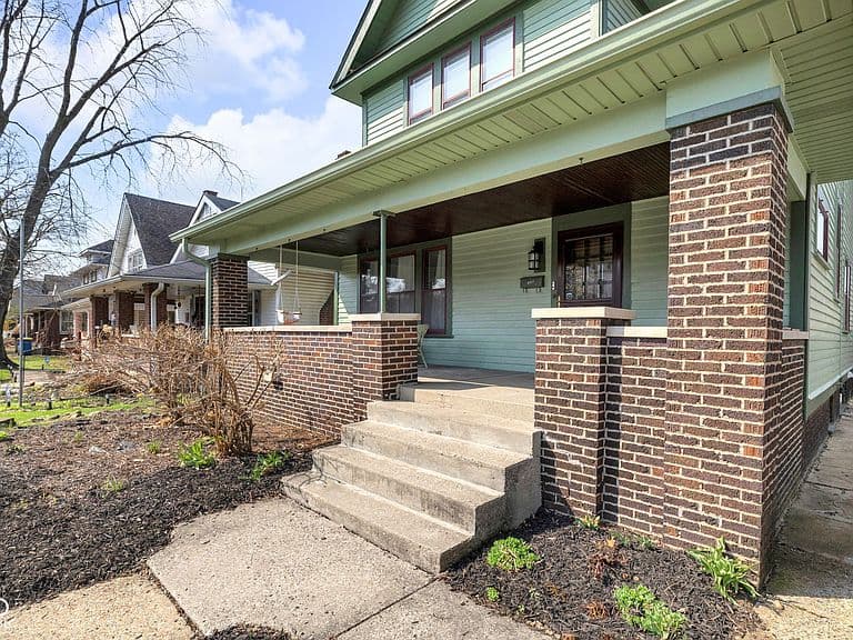 Listing photo 3