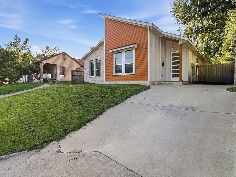 Listing photo 3