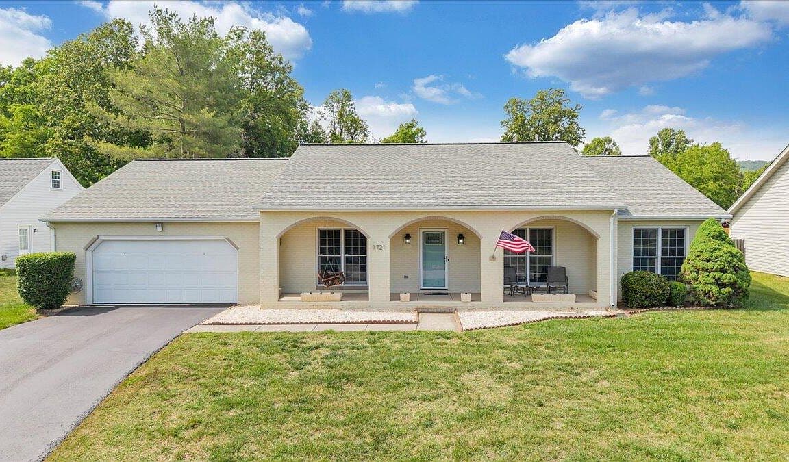 Primary listing photo