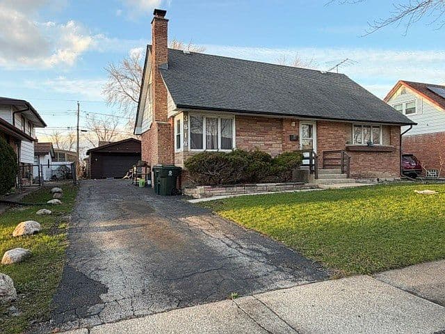 Listing photo 2
