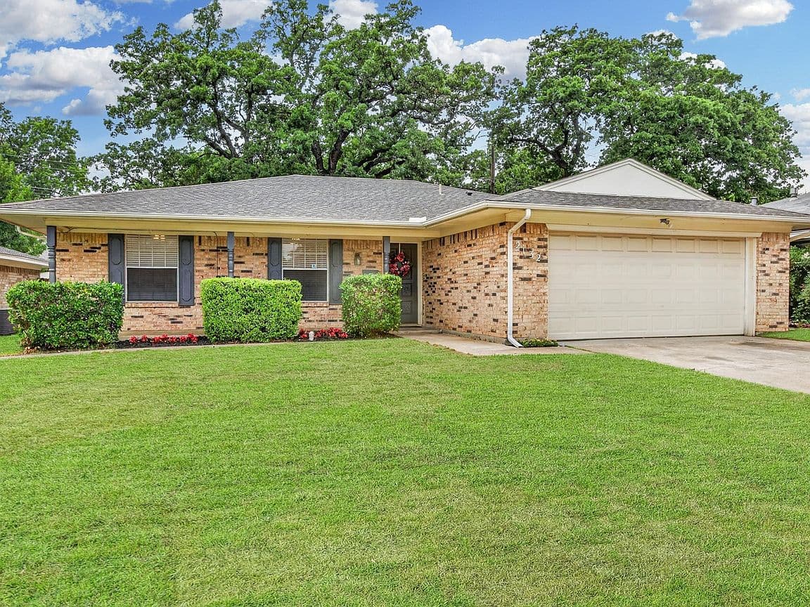 Primary listing photo