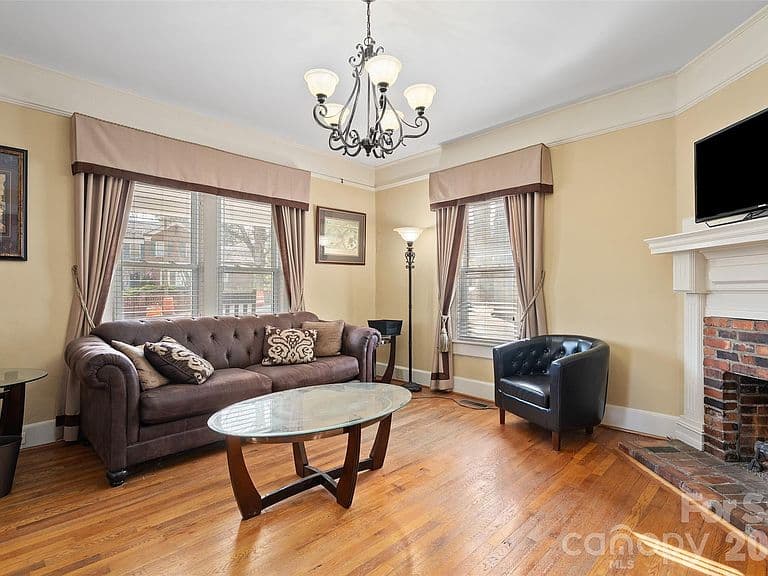 Listing photo 5