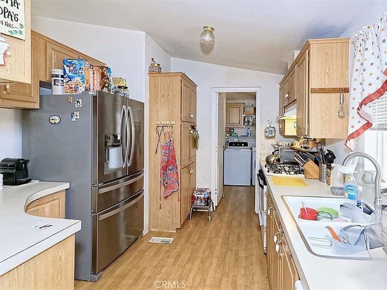 Listing photo 5