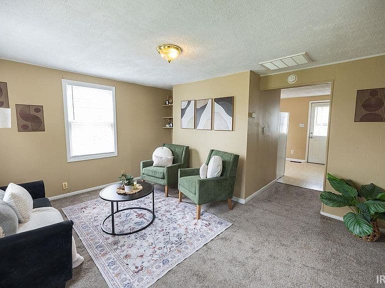 Listing photo 3