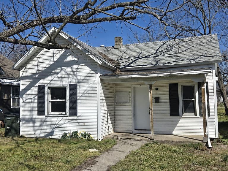 Listing photo 4