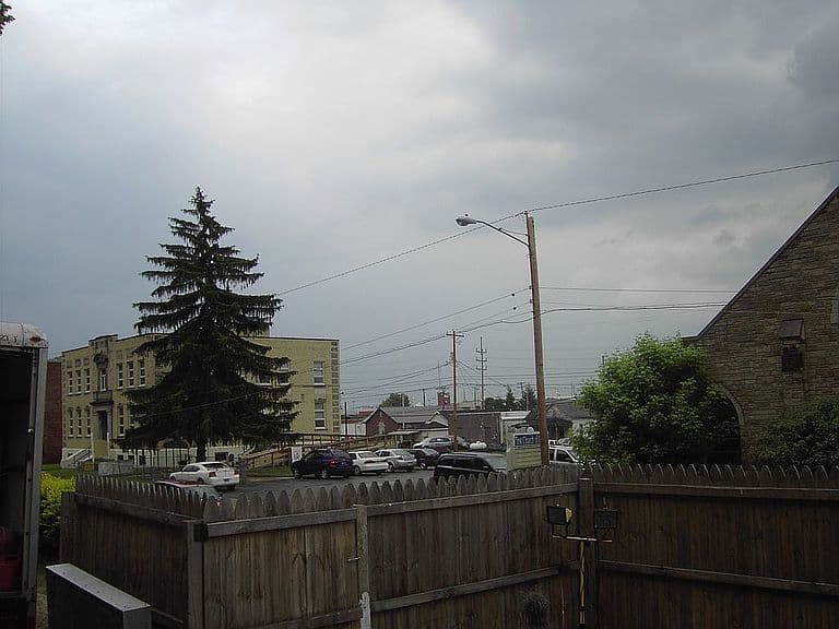 Listing photo 5
