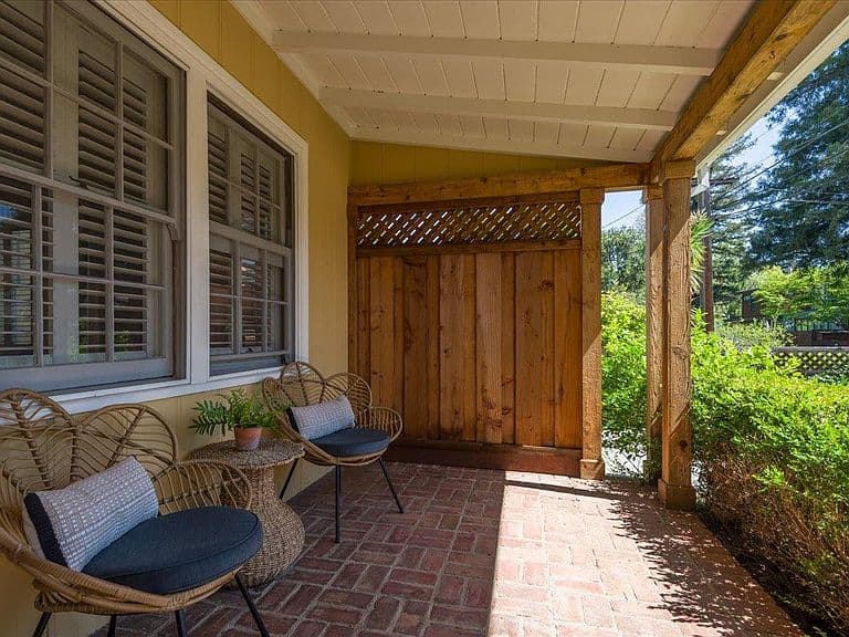 Listing photo 4