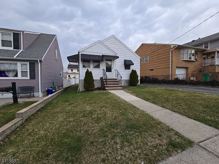 Listing photo 3