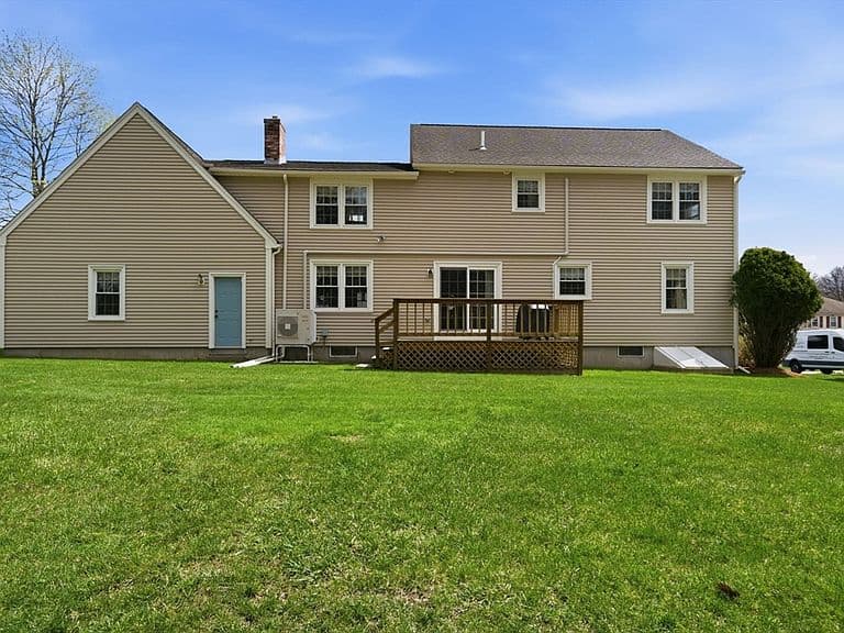 Listing photo 2