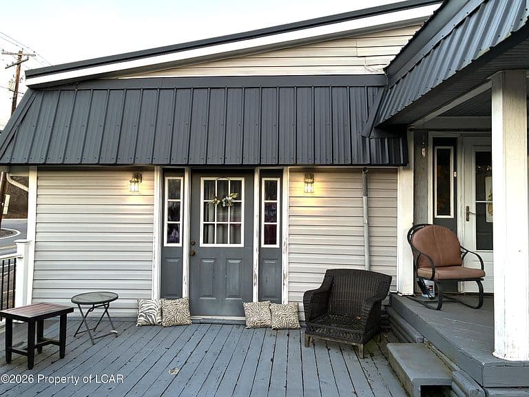 Listing photo 3