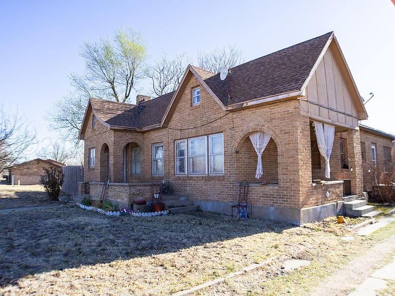 Listing photo 2