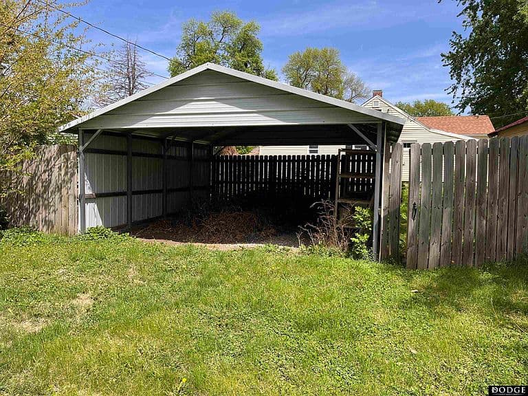 Listing photo 5