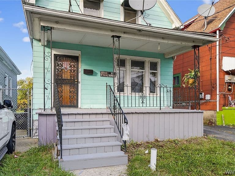 Listing photo 4