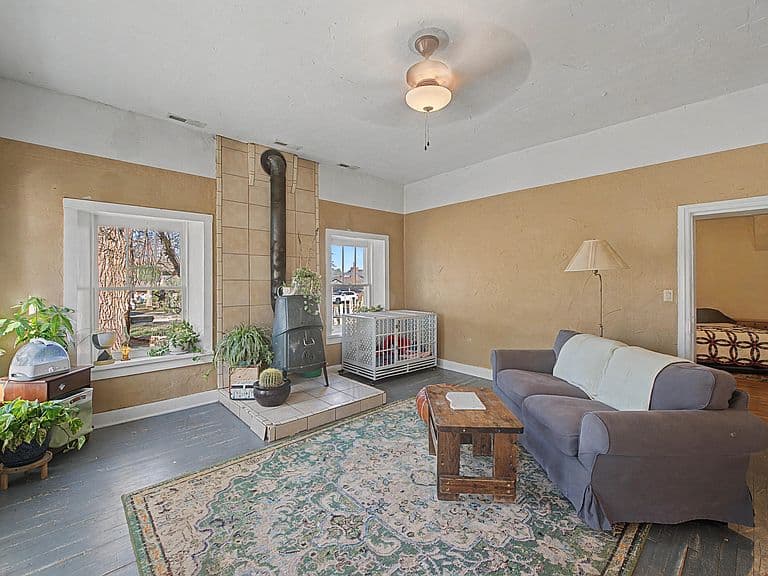 Listing photo 5