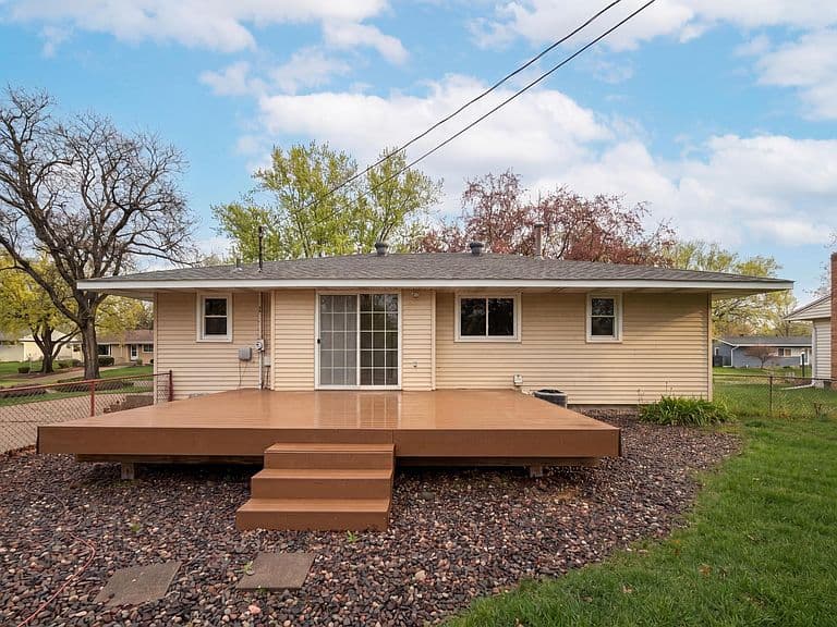 Listing photo 5