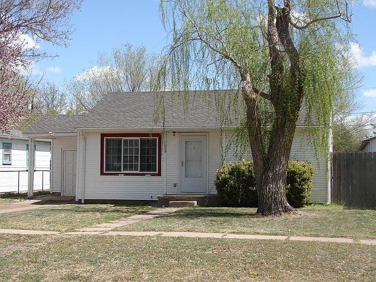 Listing photo 2