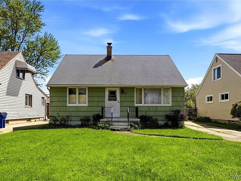 Listing photo 2