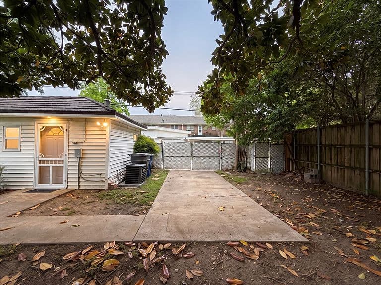 Listing photo 4