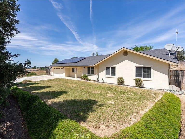 Listing photo 5