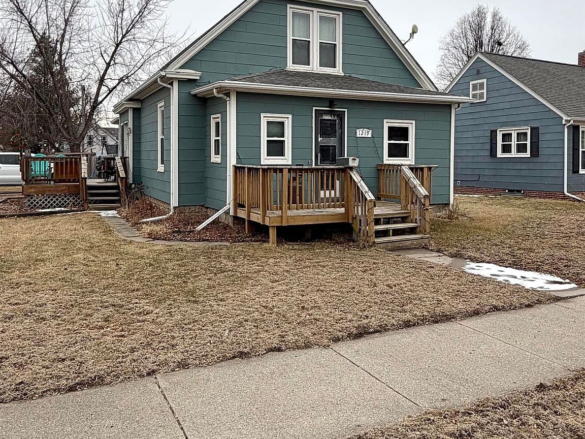 Primary listing photo