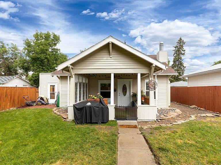 Listing photo 2