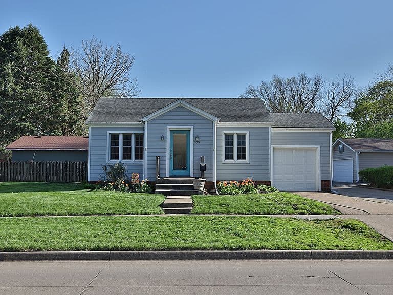 Listing photo 2