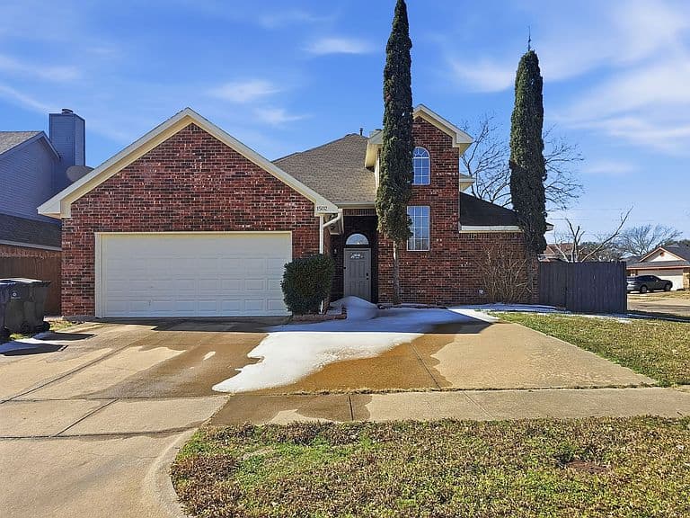 Listing photo 2