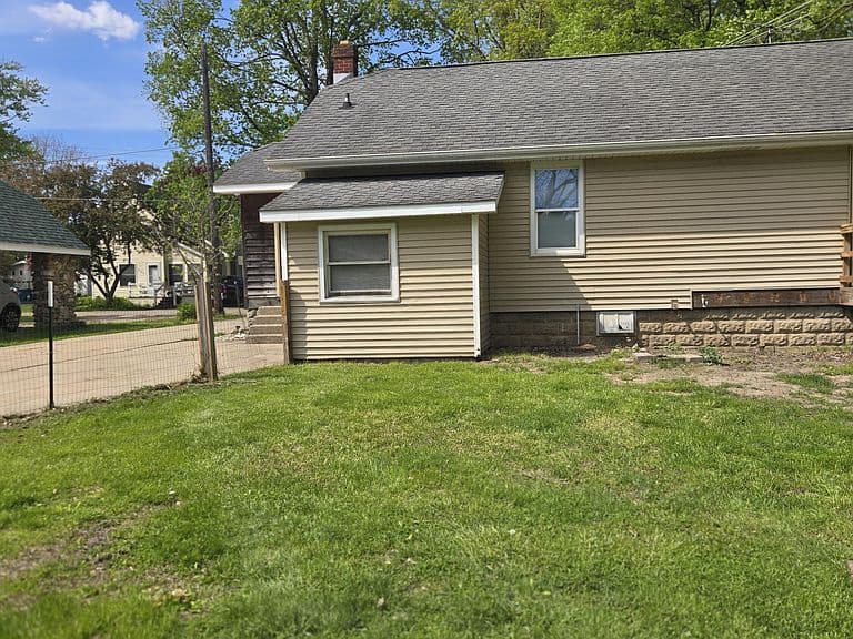 Listing photo 5