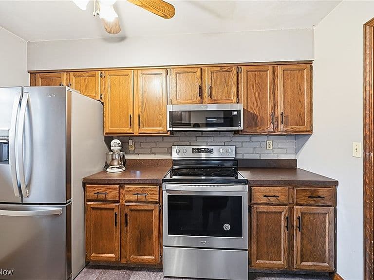 Listing photo 5